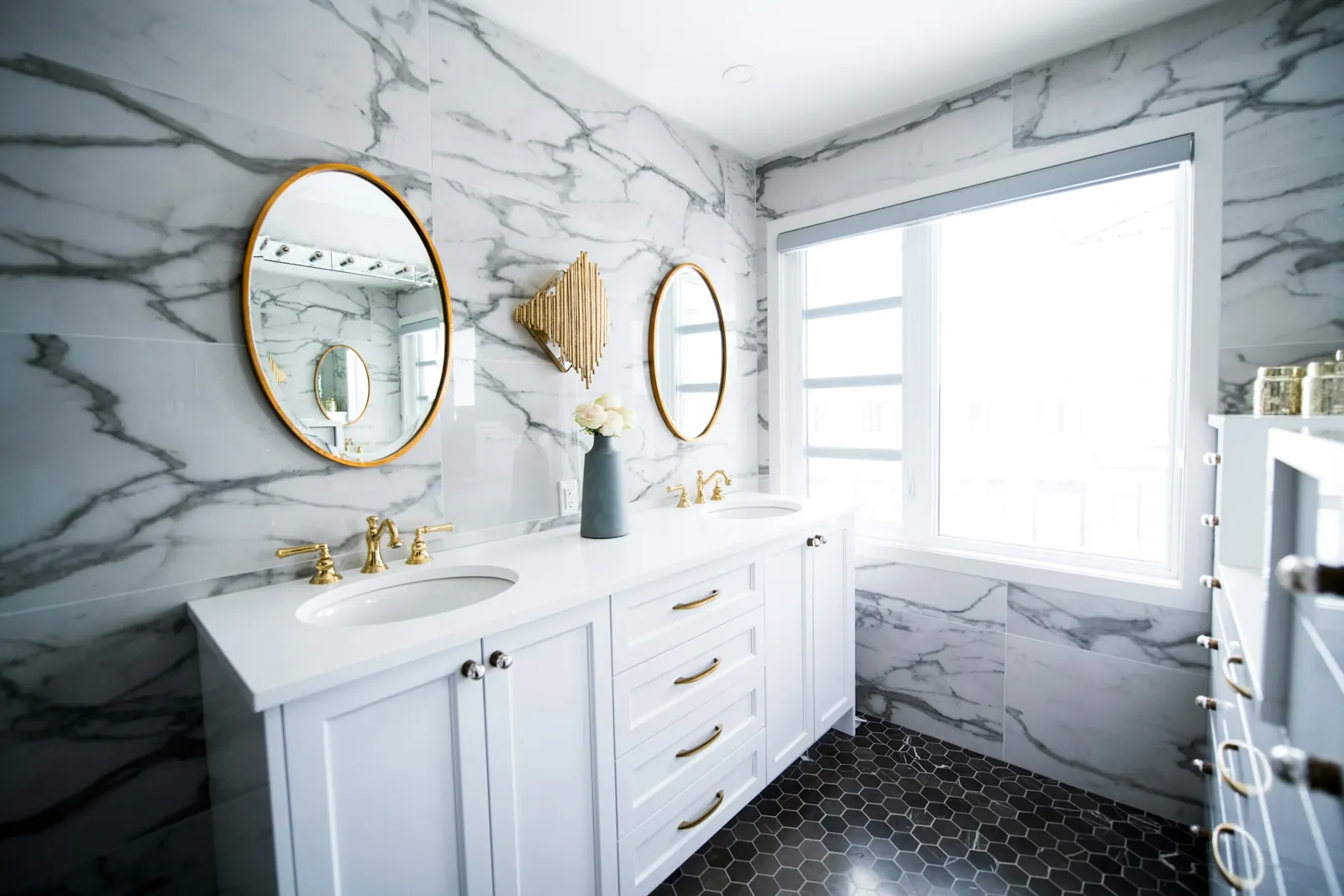 Mermer banyo
